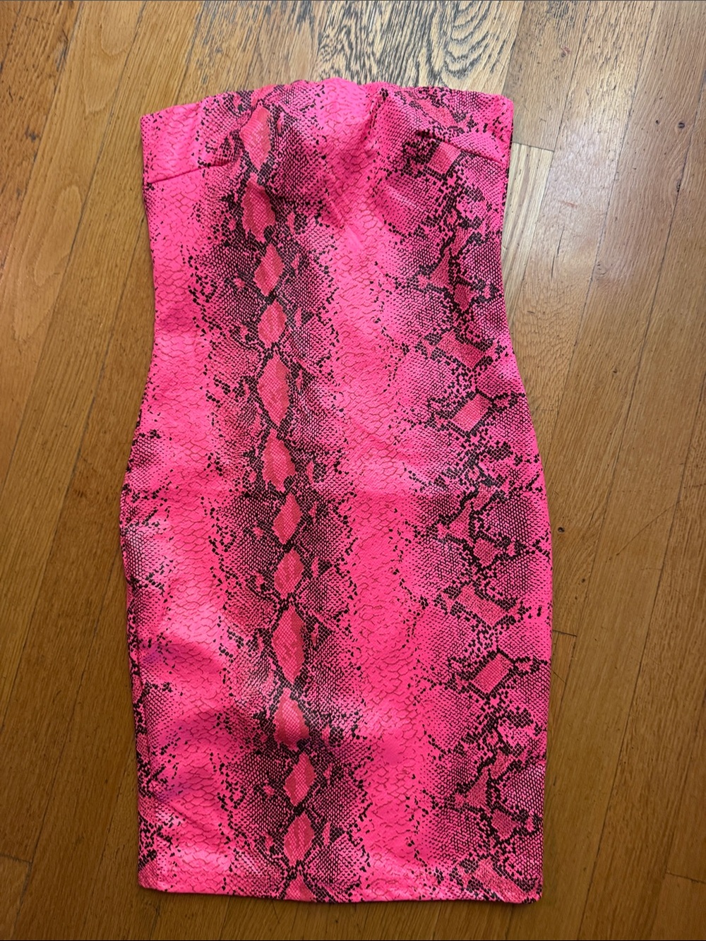 PrettyLittleThing Neon Pink Snake-Print Strapless Bodycon Dress